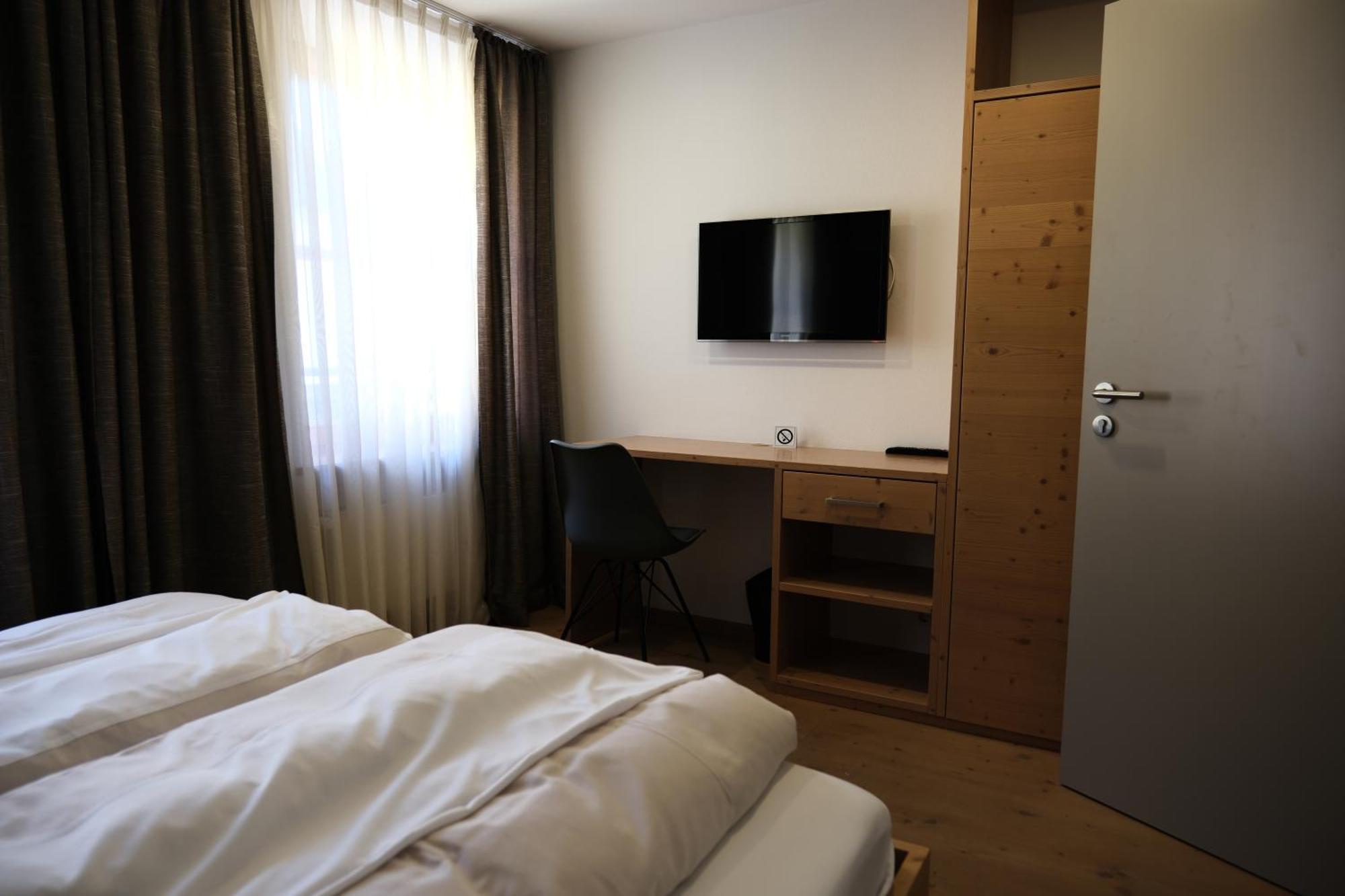 Hotel "Beim Butz" à Worth an der Donau Extérieur photo